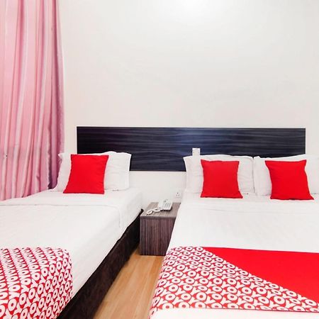Super Oyo 331 I Boutique Hotel Petaling Jaya Esterno foto