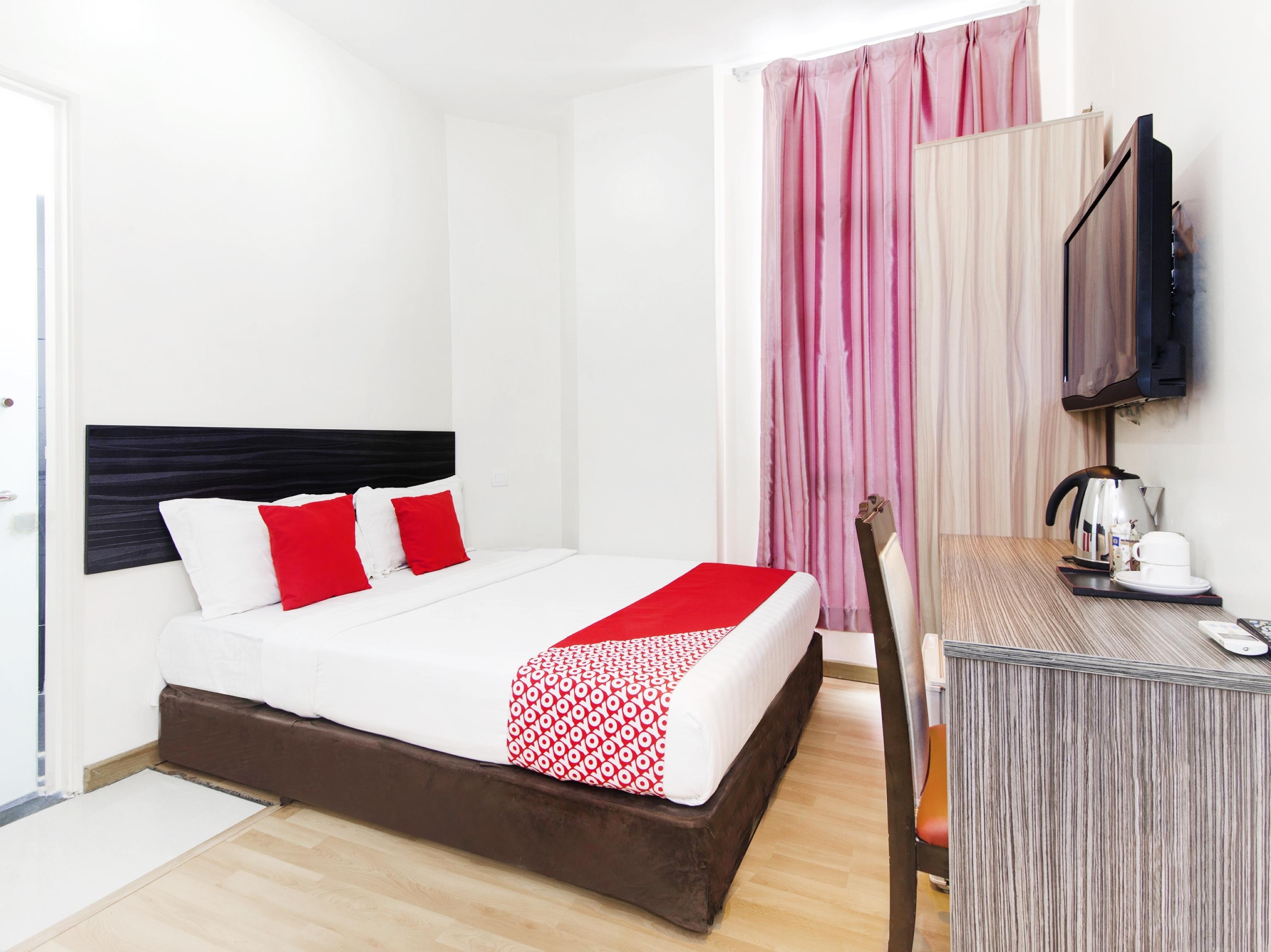 Super Oyo 331 I Boutique Hotel Petaling Jaya Esterno foto