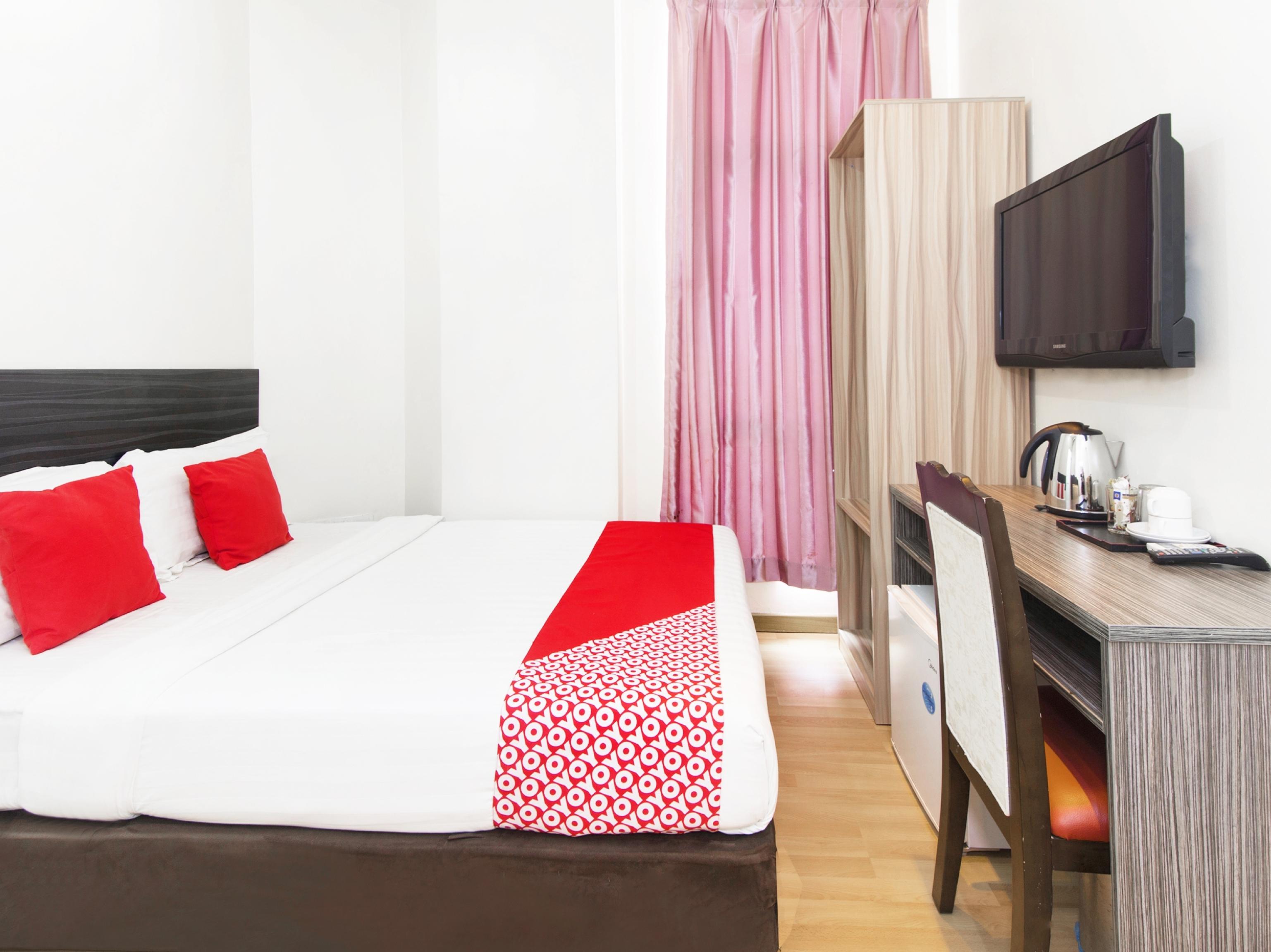 Super Oyo 331 I Boutique Hotel Petaling Jaya Esterno foto