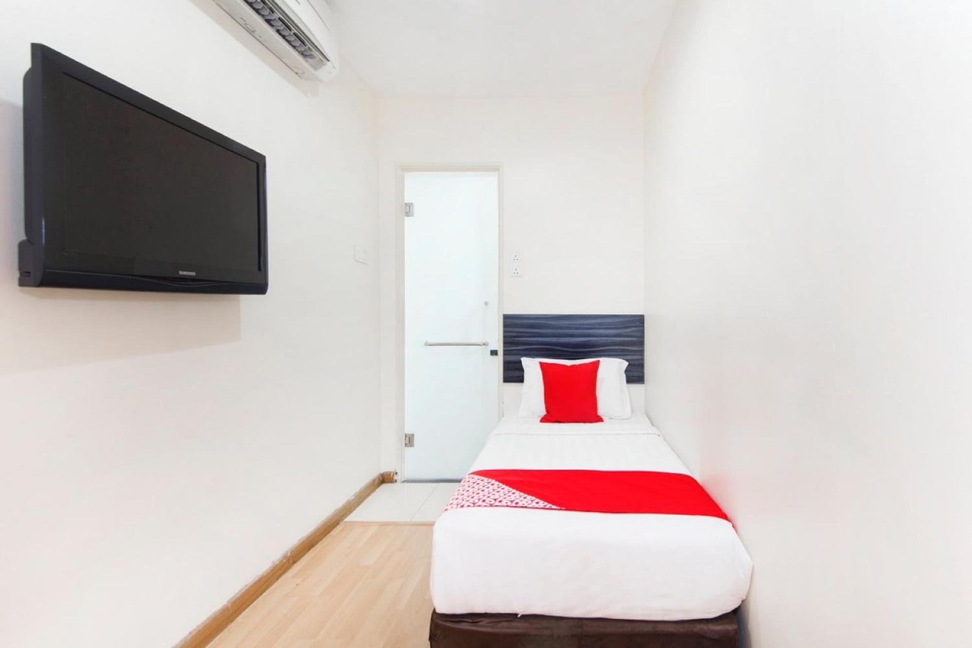 Super Oyo 331 I Boutique Hotel Petaling Jaya Esterno foto