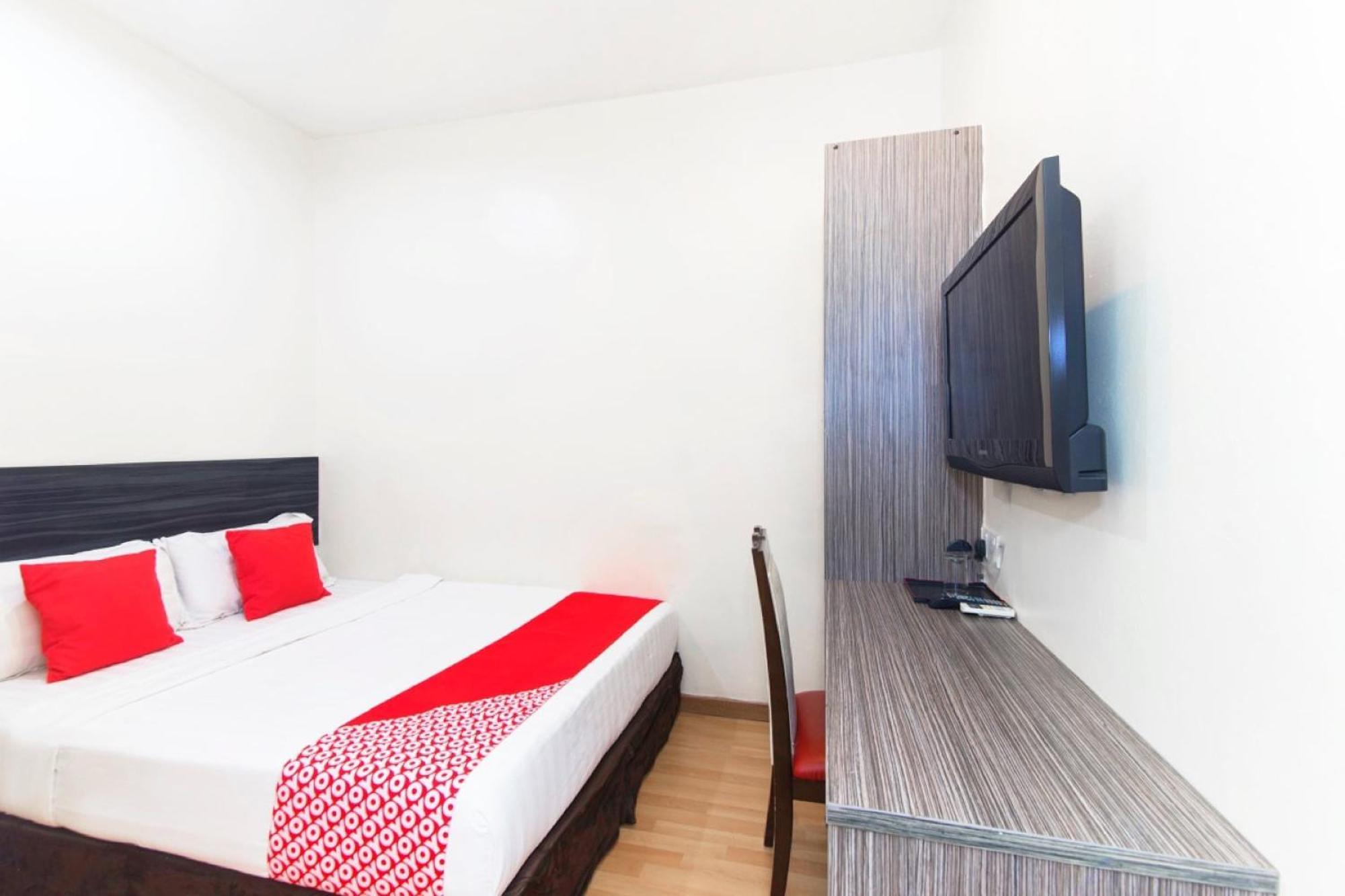 Super Oyo 331 I Boutique Hotel Petaling Jaya Esterno foto