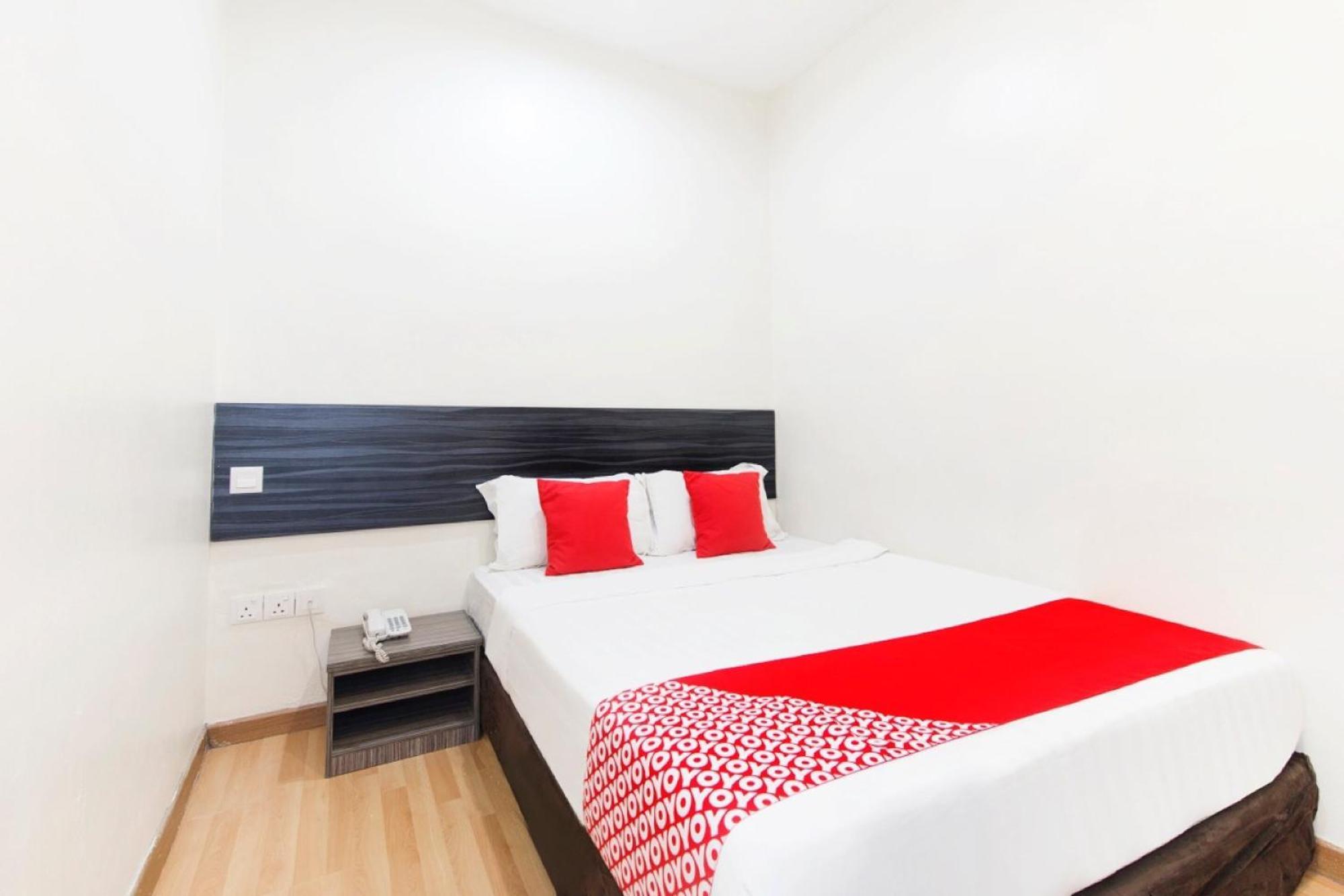 Super Oyo 331 I Boutique Hotel Petaling Jaya Esterno foto