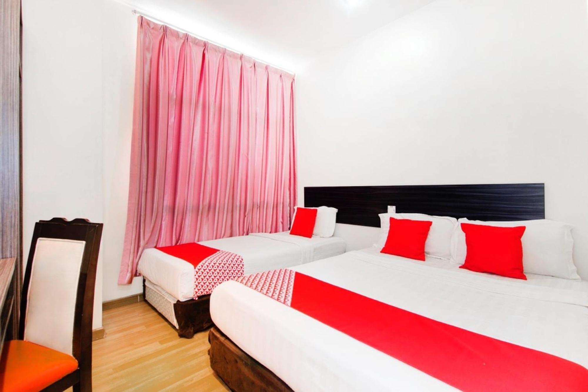 Super Oyo 331 I Boutique Hotel Petaling Jaya Esterno foto