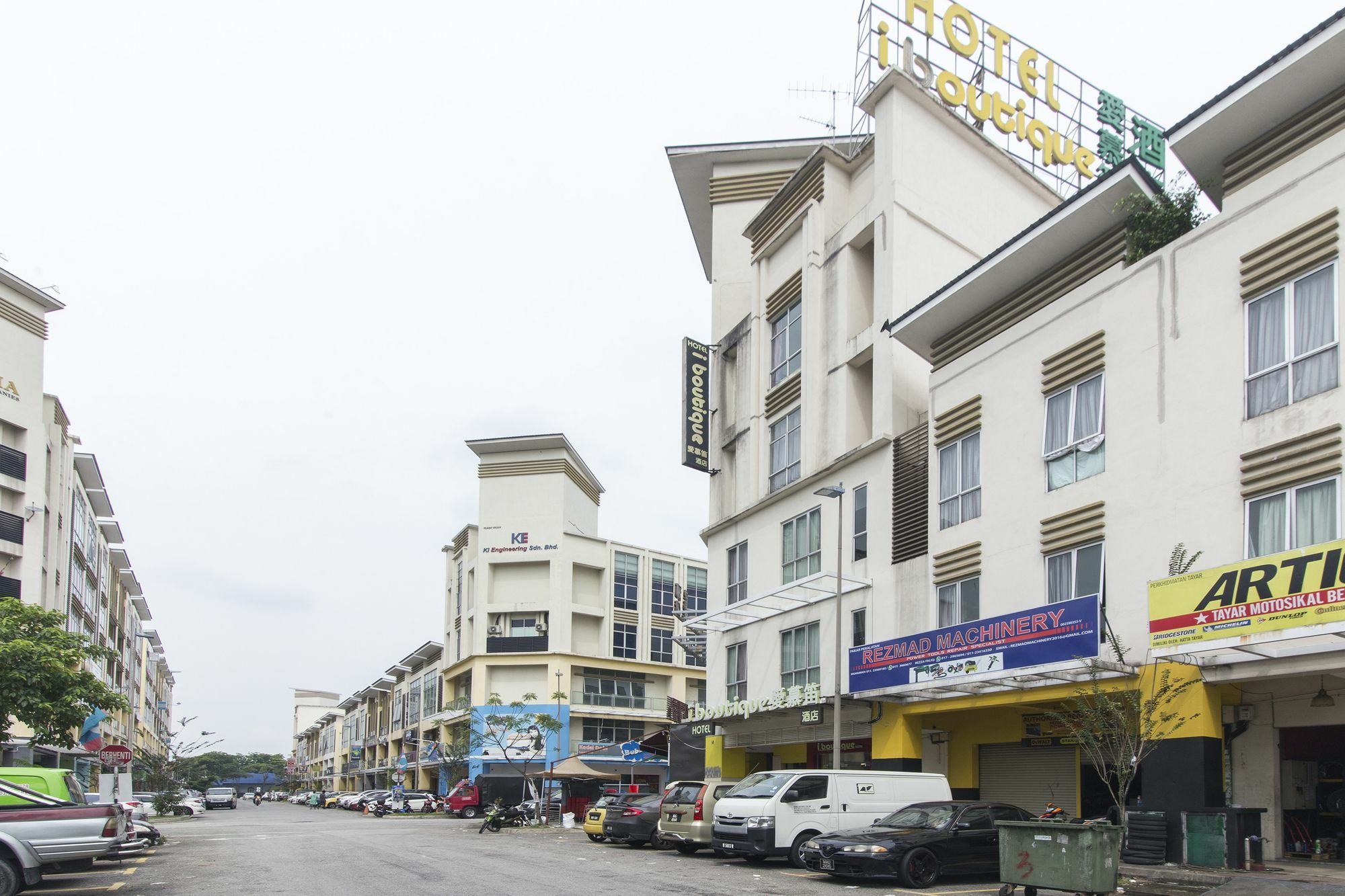 Super Oyo 331 I Boutique Hotel Petaling Jaya Esterno foto